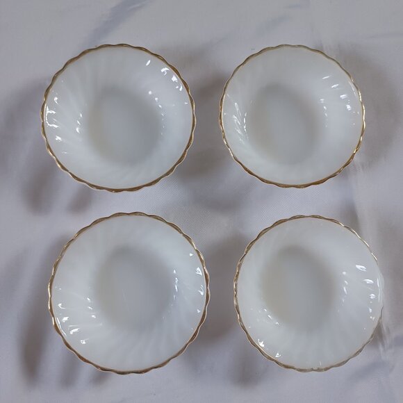 Vintage Anchor Hocking 4 Small Fruit Bowls Swirl White Gold Milk Glass Suburbia - Picture 1 of 7